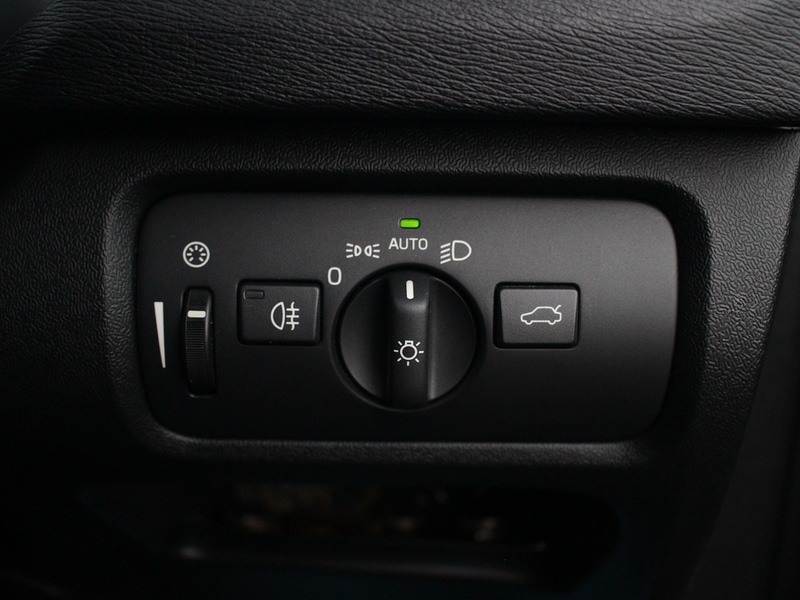 Used Volvo V40 2015 for sale - 77803215: Photo 43