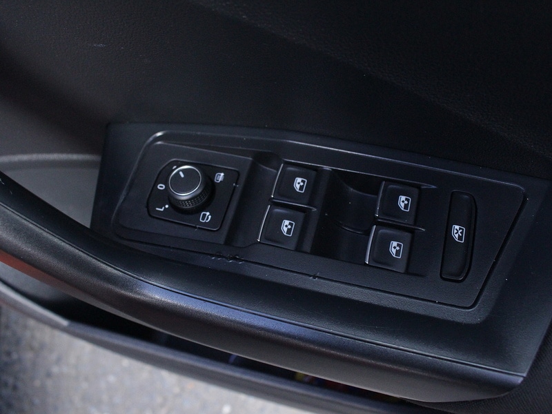 Used Volkswagen T-Roc for sale - 77746216: Photo 29