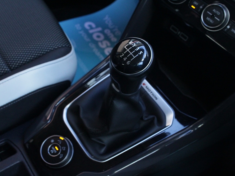 Used Volkswagen T-Roc for sale - 77746216: Photo 34