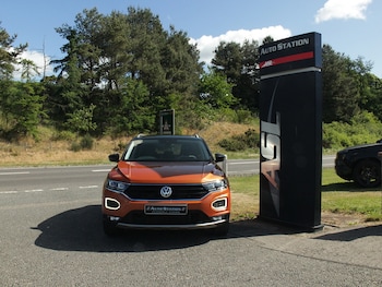 Used Volkswagen T-Roc 2018 for sale - 77746216: Photo