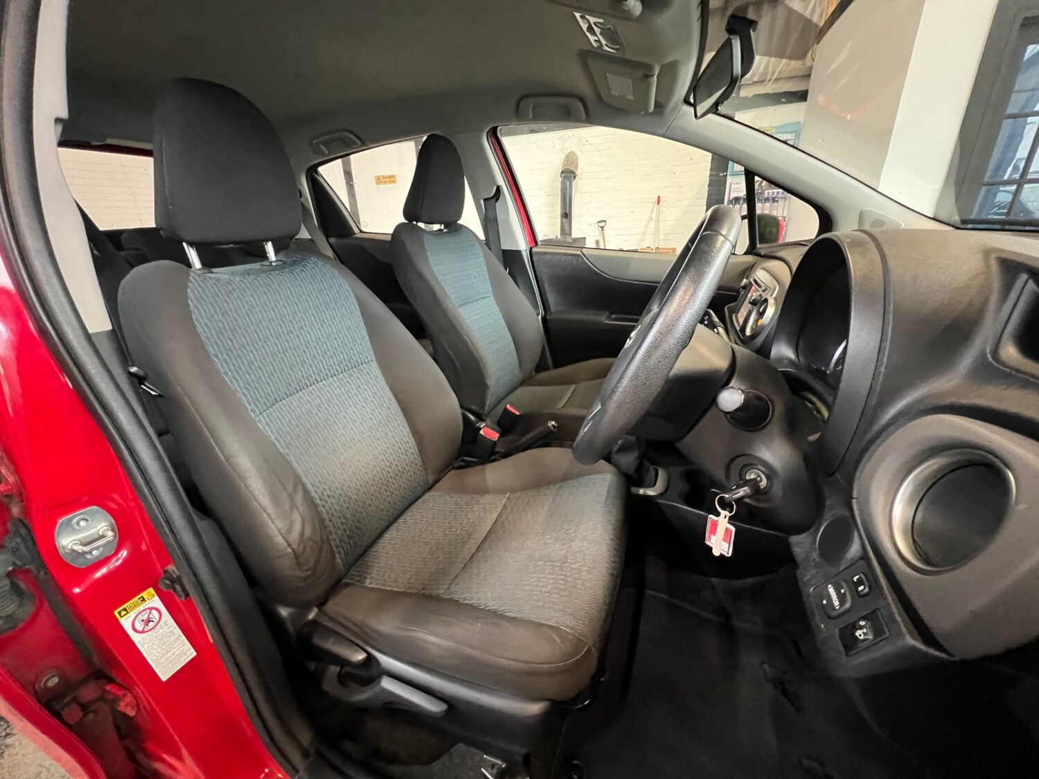 Used Toyota Yaris 2011 for sale - 78011004: Photo 12