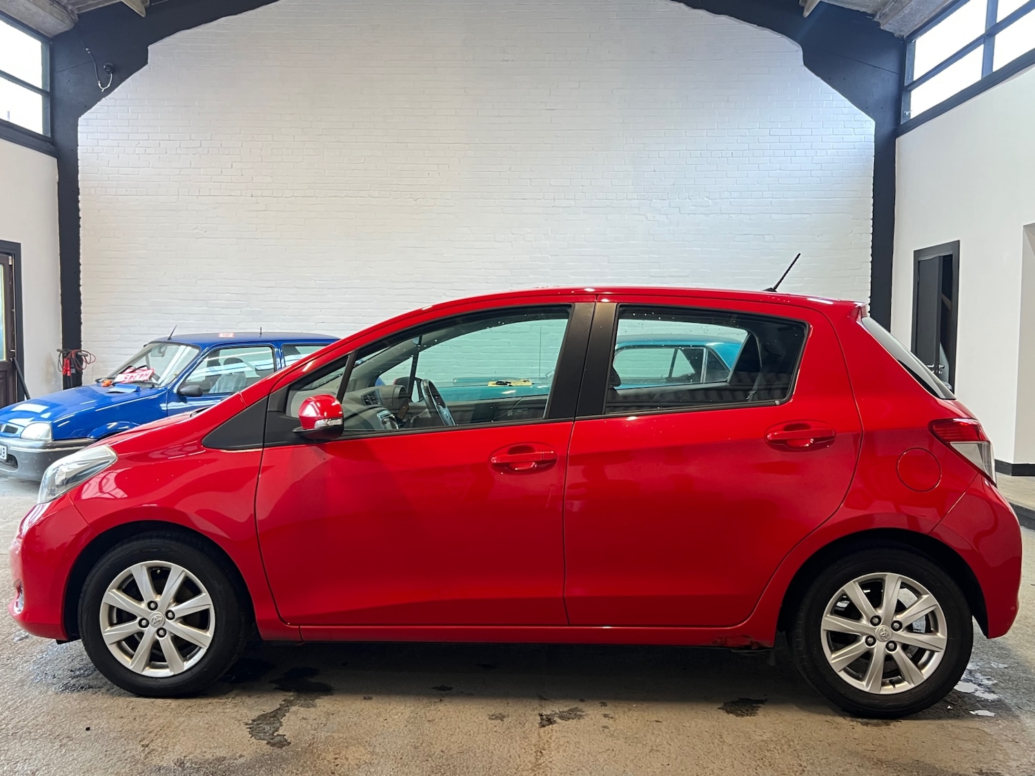 Used Toyota Yaris 2011 for sale - 78011004: Photo 4