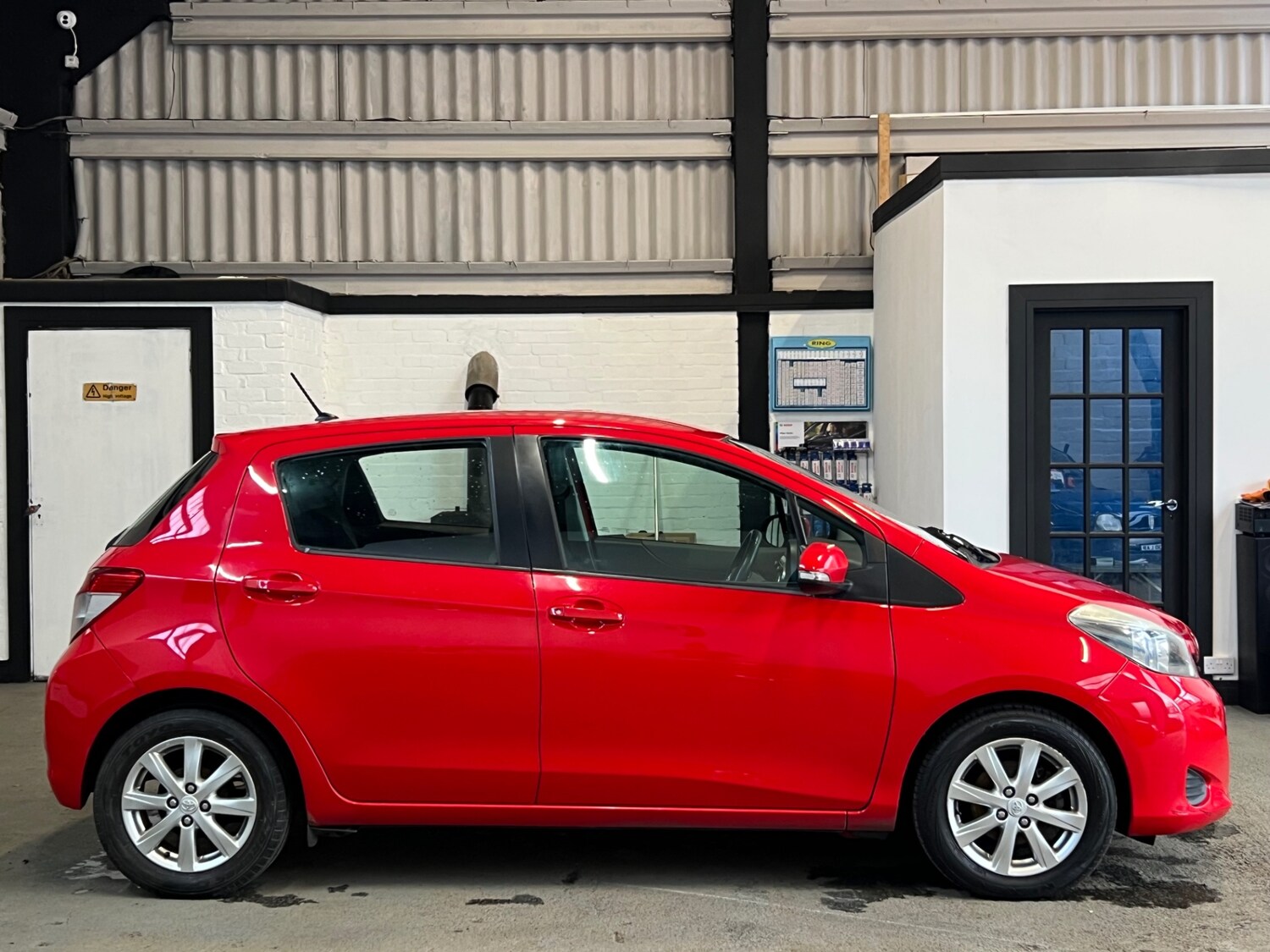 Used Toyota Yaris 2011 for sale - 78011004: Photo 8