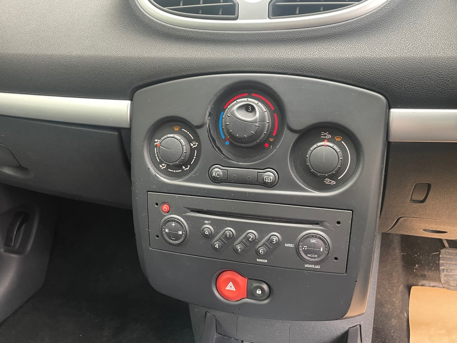 Used Renault Clio 2008 for sale - 76181830: Photo 10