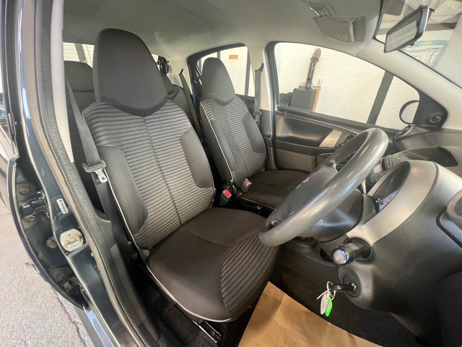 Used Peugeot 107 2014 for sale - 76611463: Photo 12