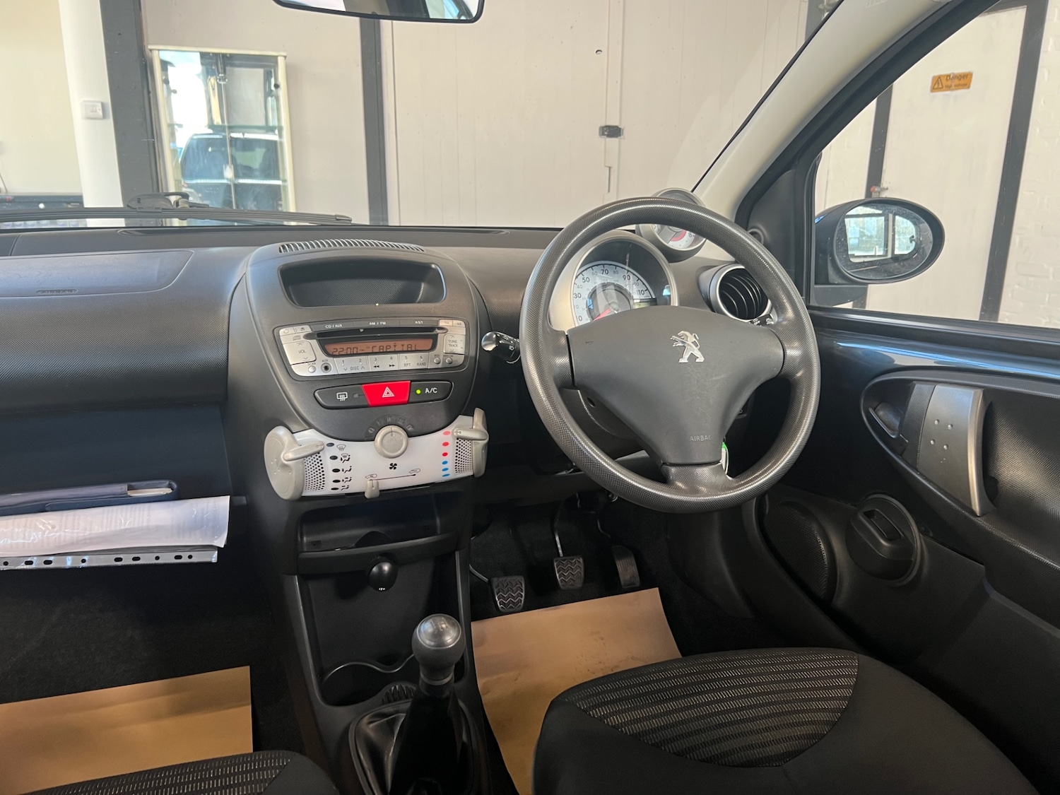 Used Peugeot 107 2014 for sale - 76611463: Photo 16