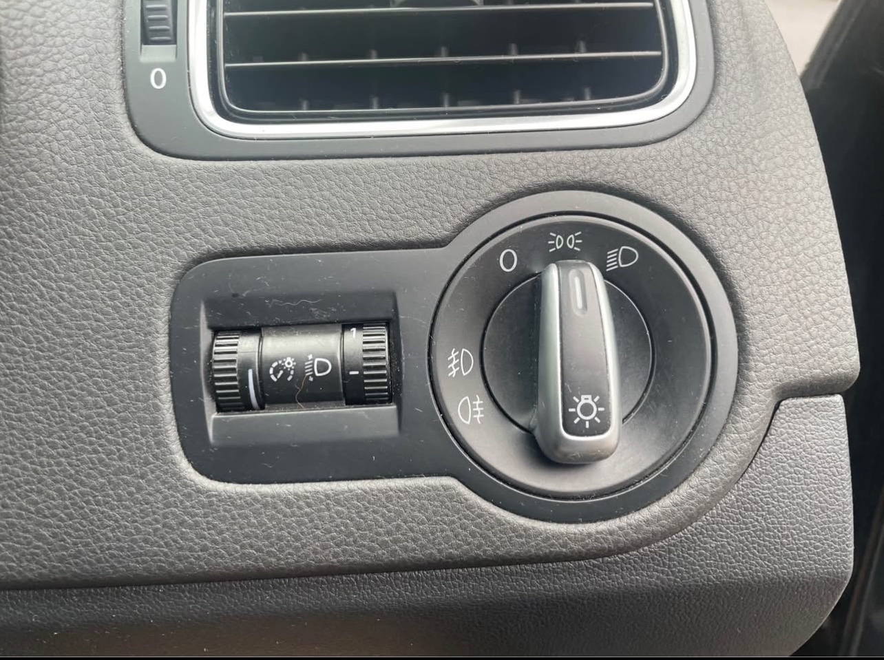 Used Volkswagen Polo 2012 for sale - 76637222: Photo 11