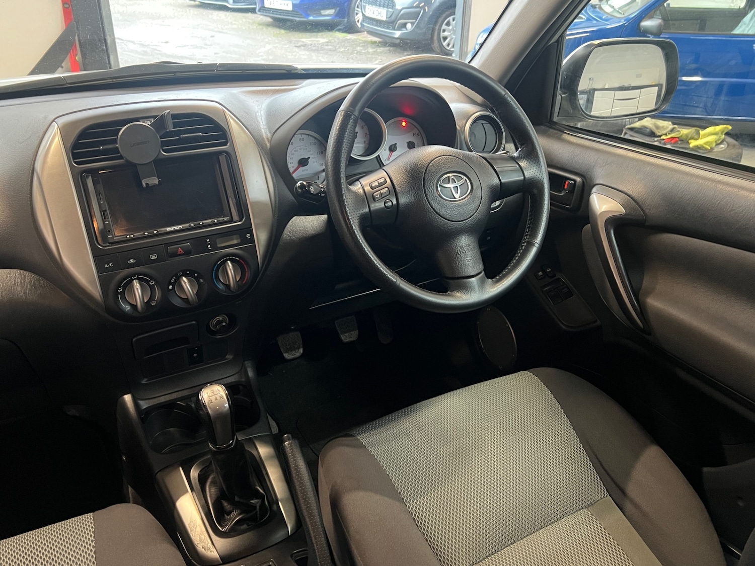 Used Toyota RAV4 2004 for sale - 77466036: Photo 9