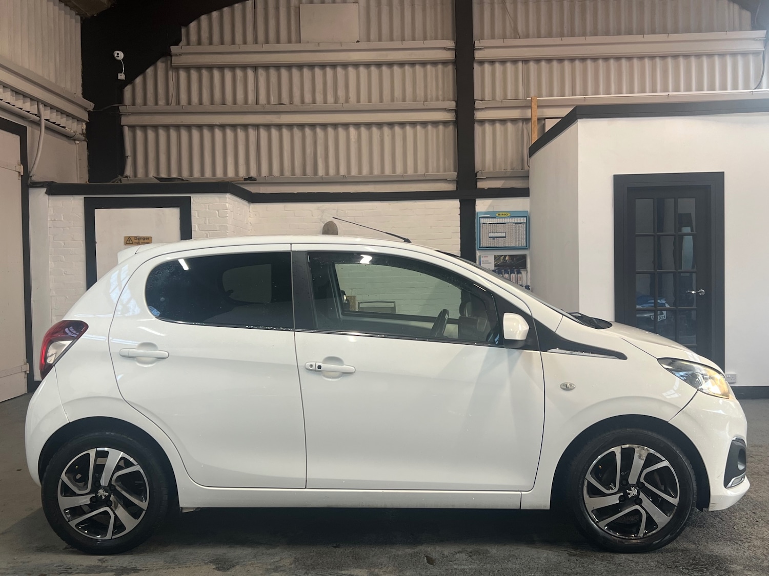 Used Peugeot 108 2014 for sale - 77028258: Photo 8