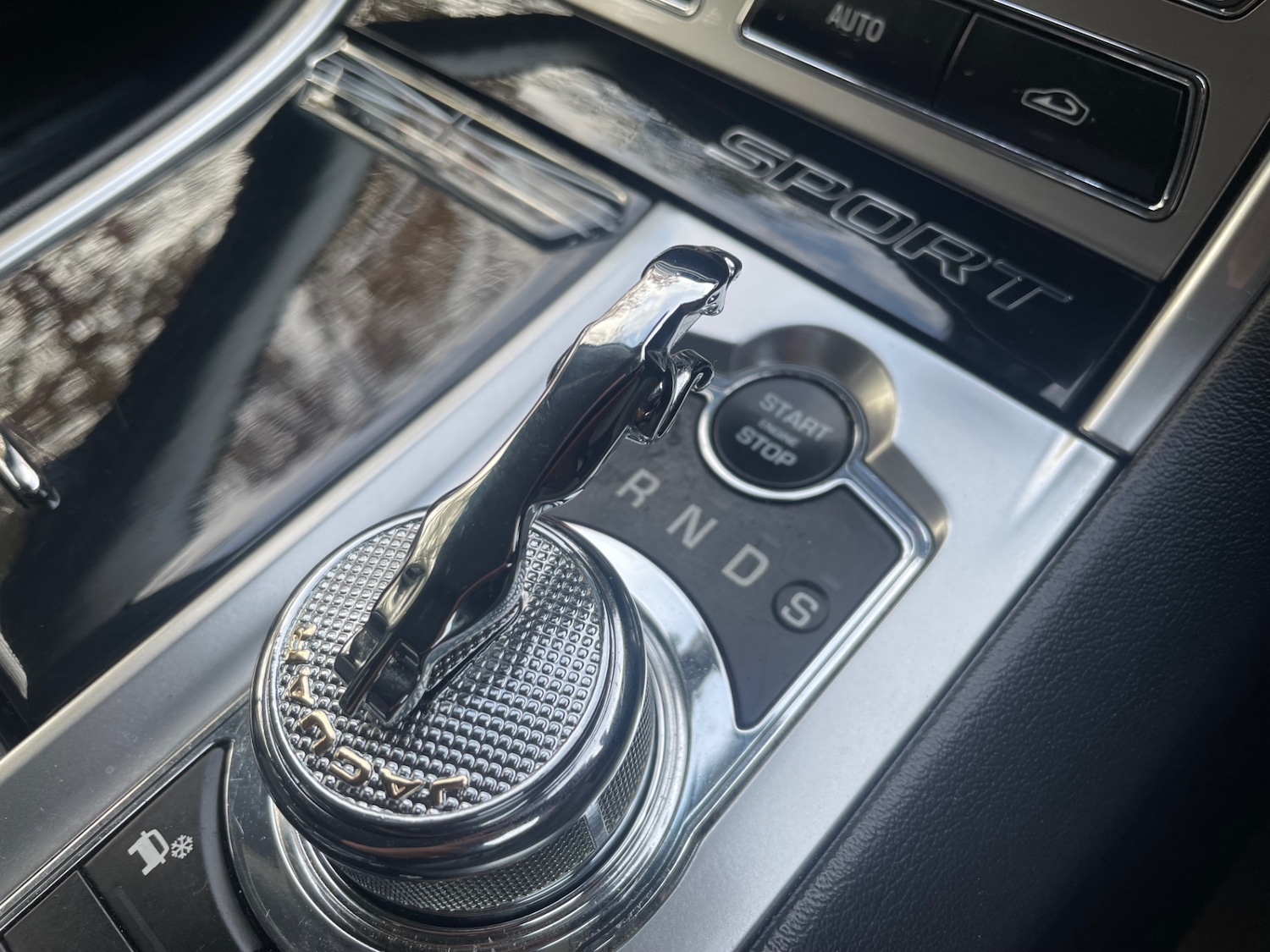 Used Jaguar XF 2012 for sale - 76298956: Photo 16
