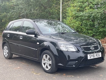 2011 (61) - 1.4 1 5dr