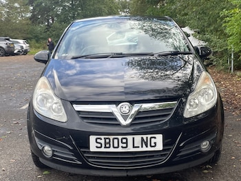 Used Vauxhall Corsa 2009 for sale - 75987809: Photo 2