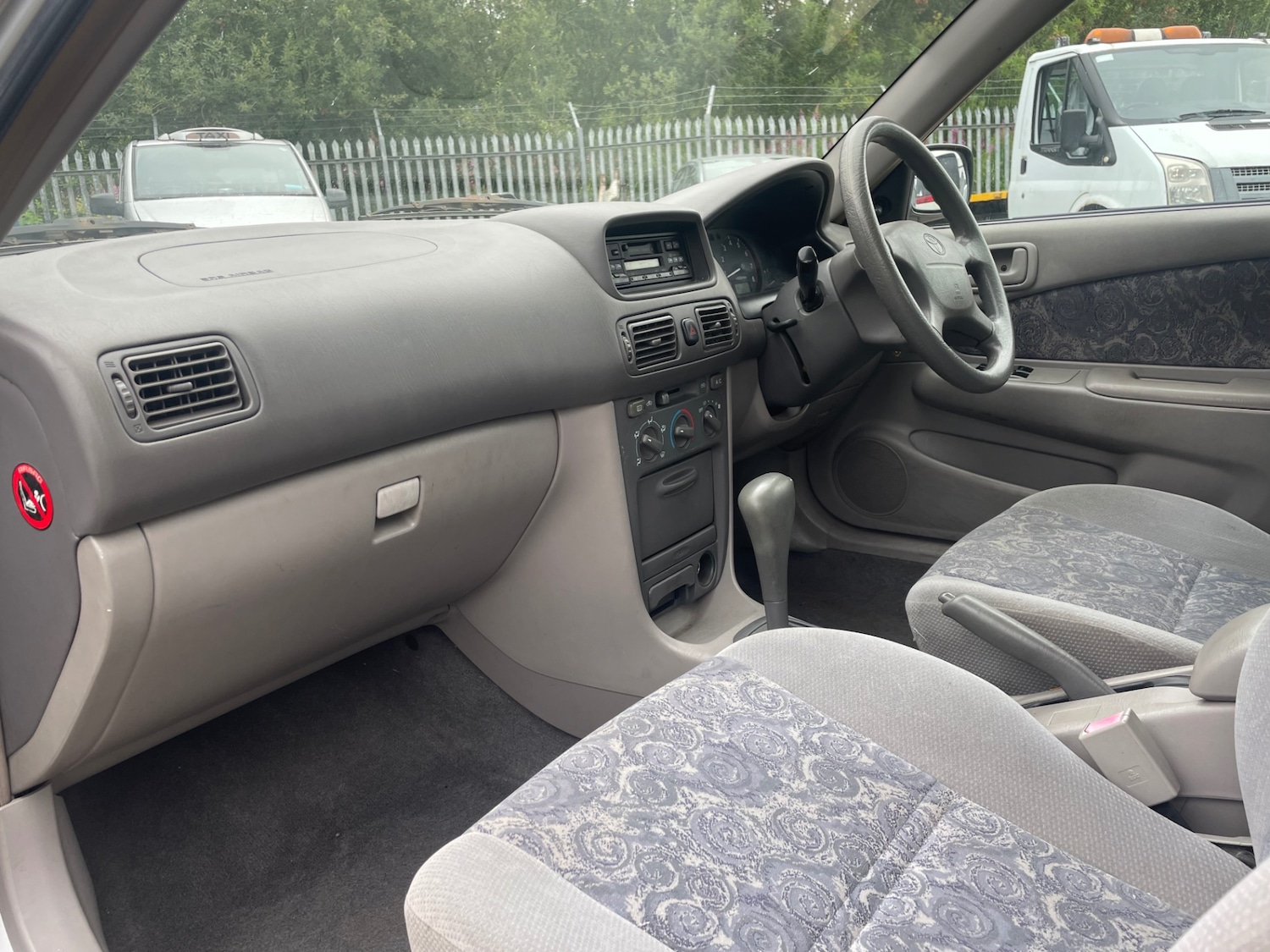 Used Toyota Corolla 1999 for sale - 76126520: Photo 13