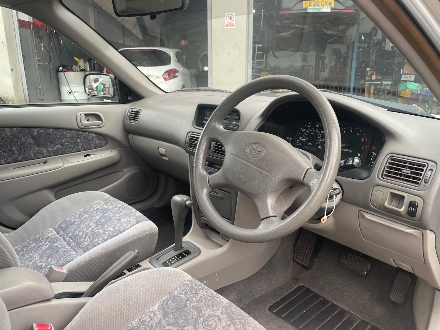 Used Toyota Corolla 1999 for sale - 76126520: Photo 9