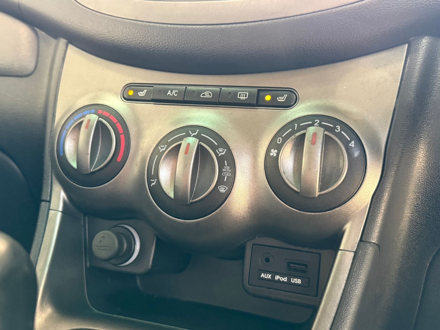 Used Hyundai i10 2011 for sale - 77980632: Photo 11