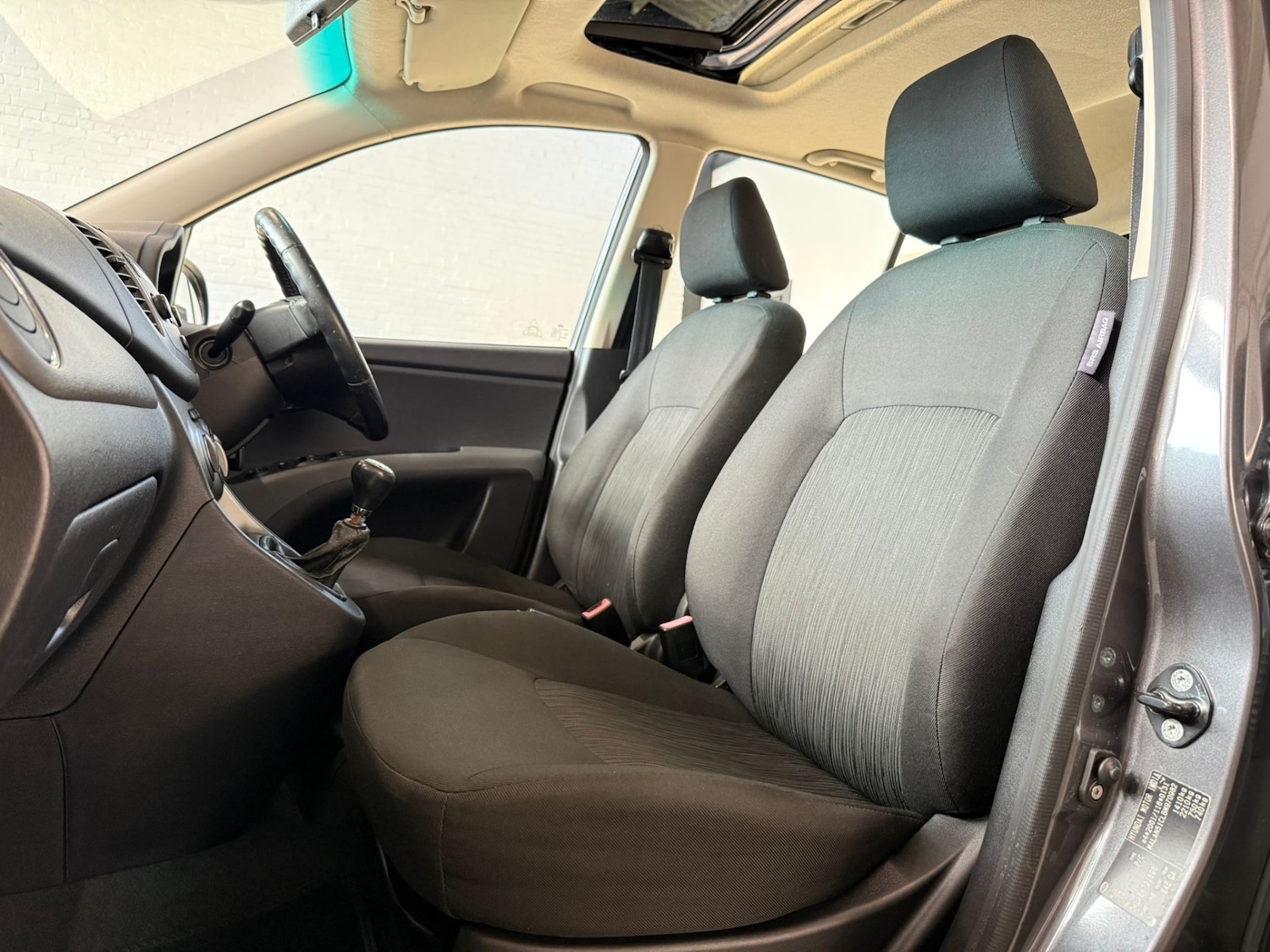 Used Hyundai i10 2011 for sale - 77980632: Photo 14