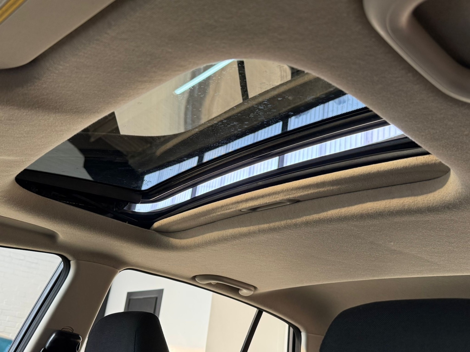 Used Hyundai i10 2011 for sale - 77980632: Photo 15