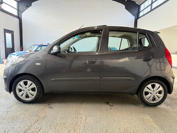 Used Hyundai i10 2011 for sale - 77980632: Photo
