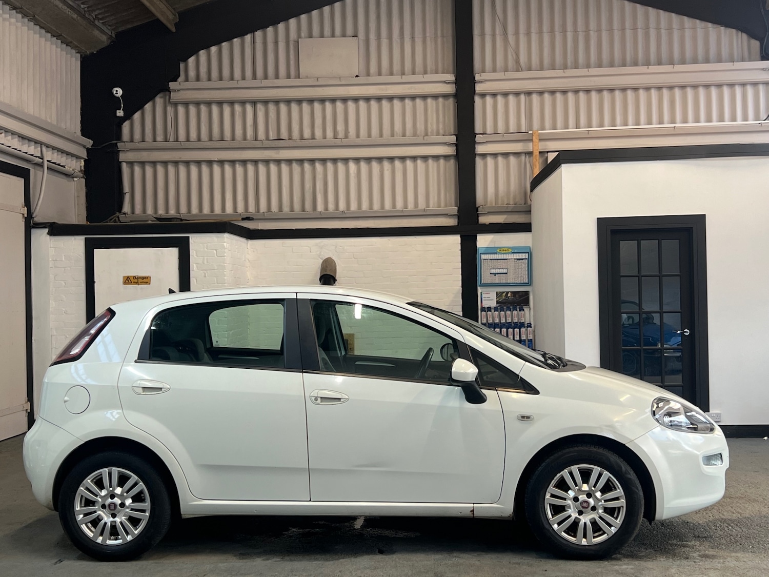 Used Fiat Punto 2012 for sale - 77008471: Photo 8