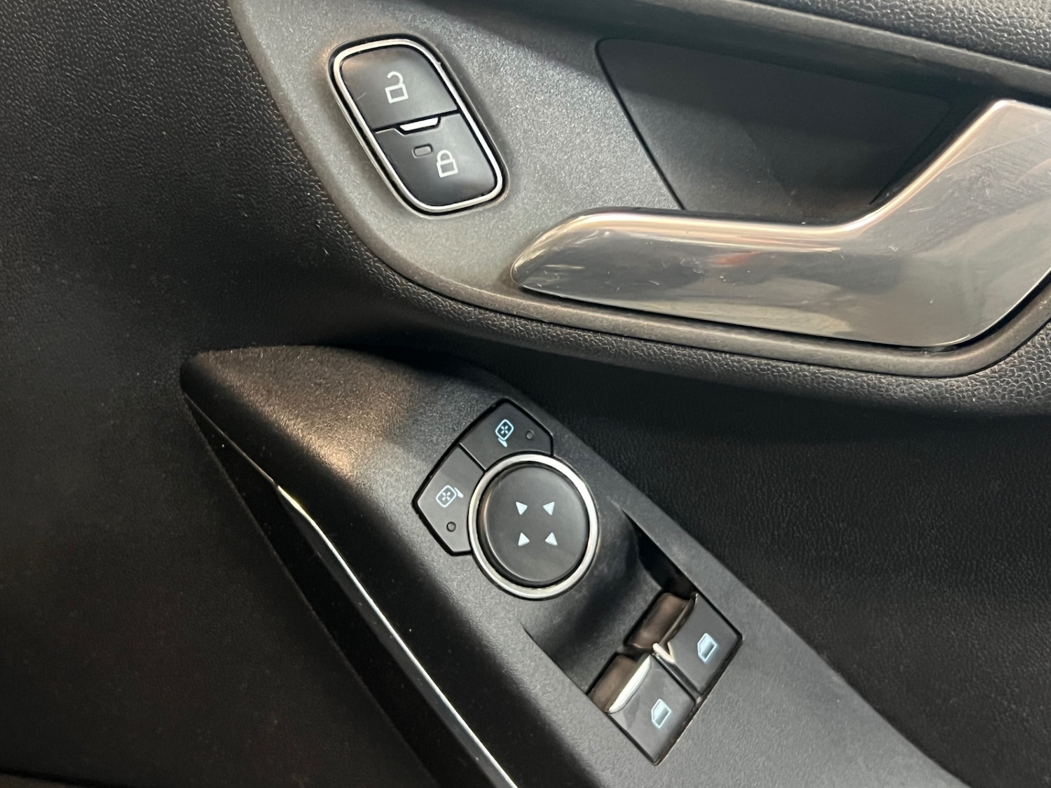 Used Ford Fiesta 2017 for sale - 77763261: Photo 24