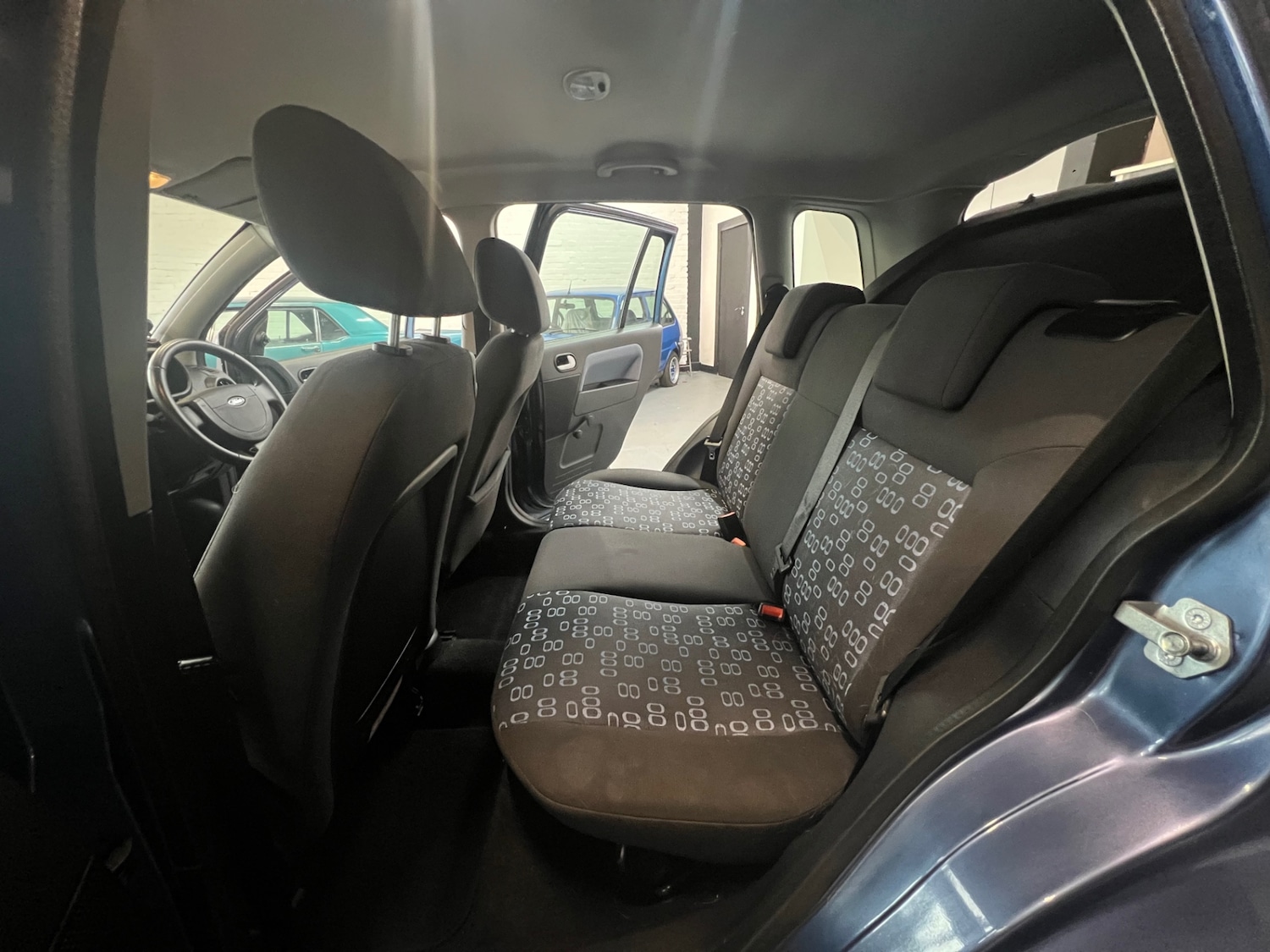 Used Ford Fusion 2005 for sale - 76525798: Photo 17