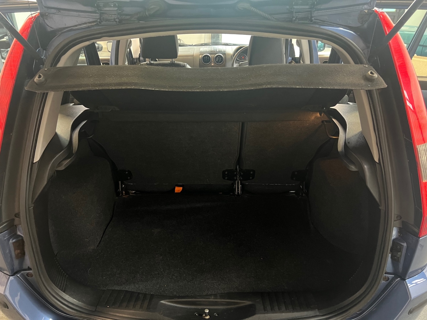 Used Ford Fusion 2005 for sale - 76525798: Photo 19