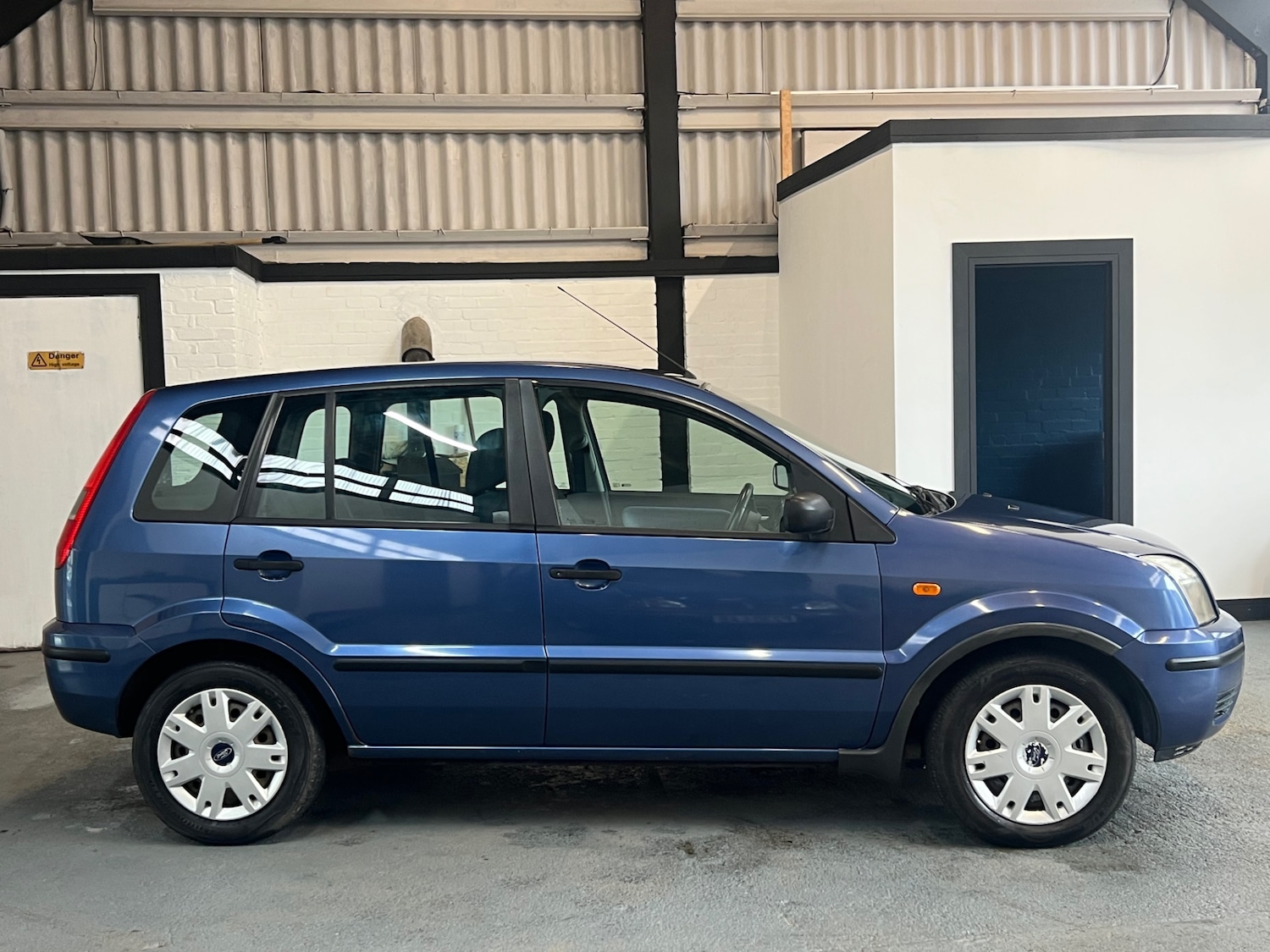 Used Ford Fusion 2005 for sale - 76525798: Photo 8