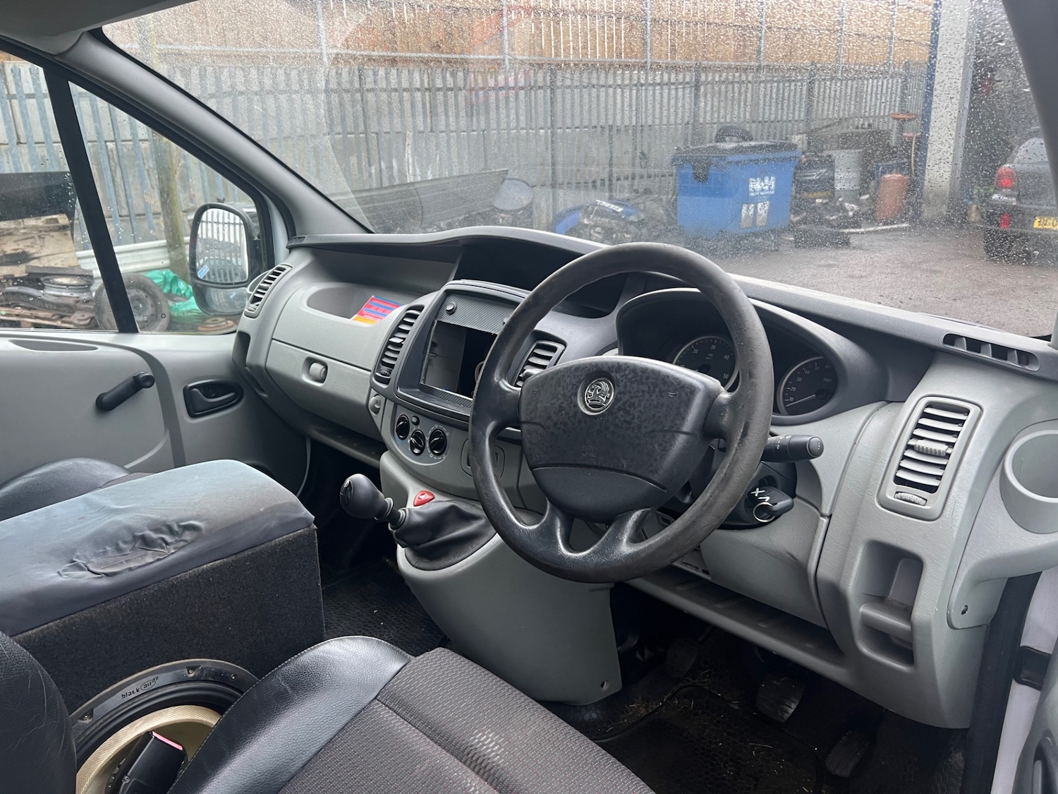 Used Vauxhall Vivaro 2010 for sale - 77516515: Photo 2