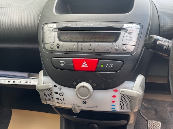 Used Peugeot 107 2014 for sale - 76063093: Photo 11