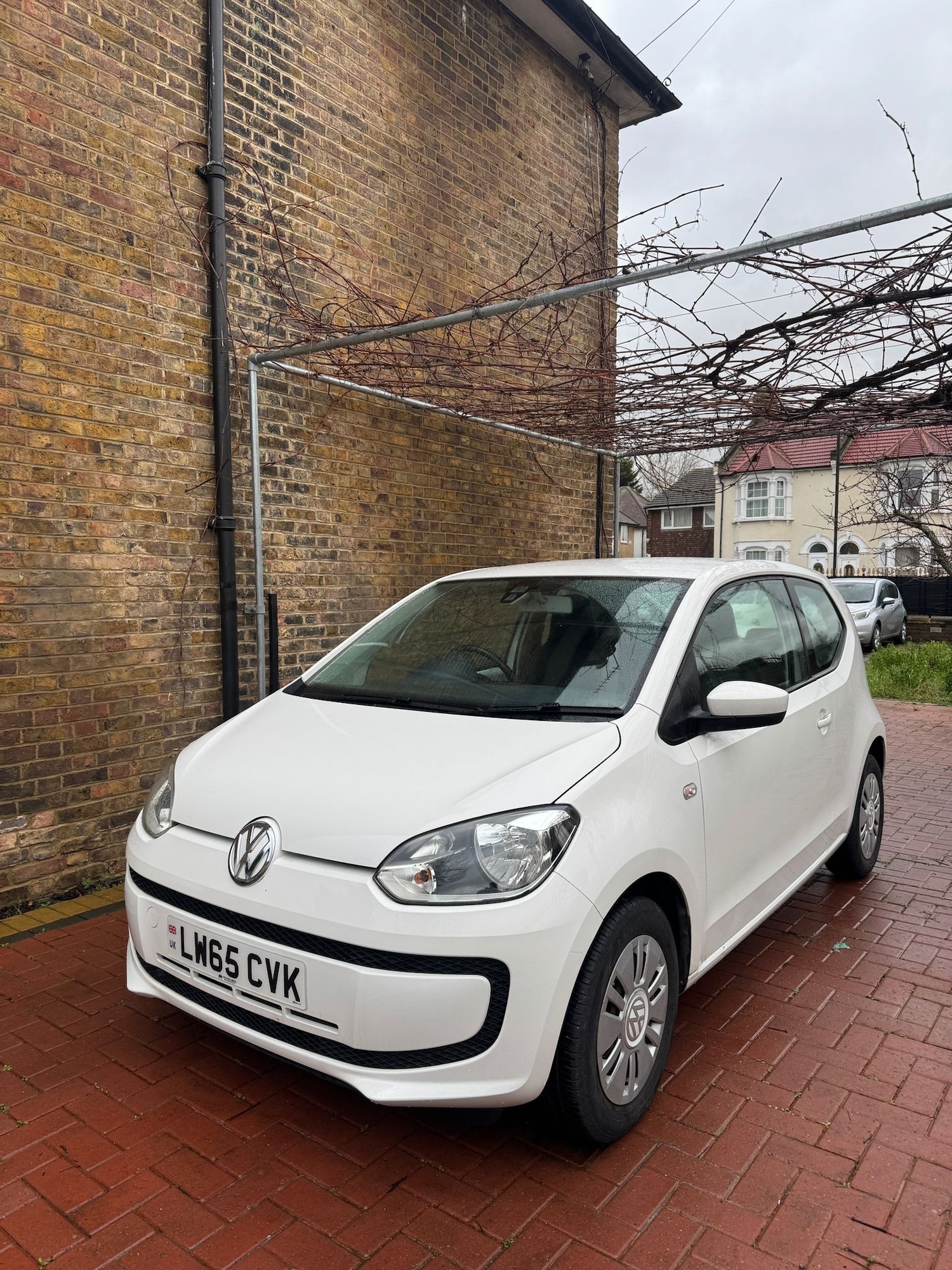 Used Volkswagen up! 2016 for sale - 77405072: Photo 2
