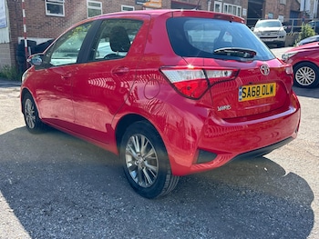 Used Toyota Yaris 2018 for sale - 79075238: Photo