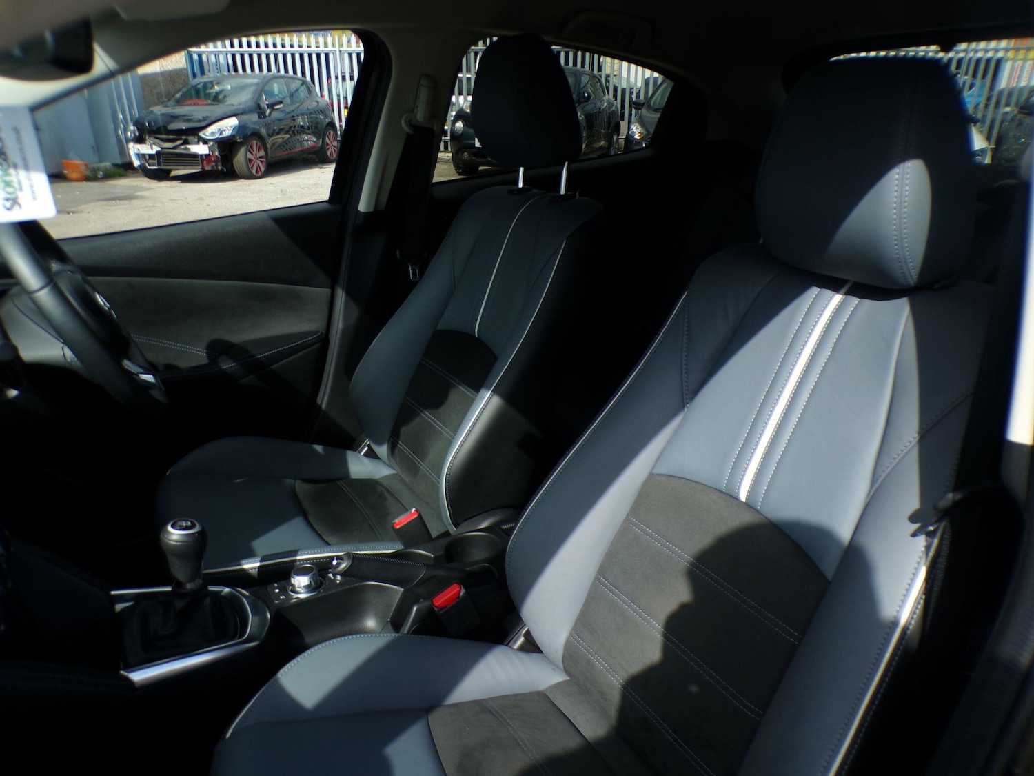 Used Mazda Mazda2 for sale - 77267865: Photo 28