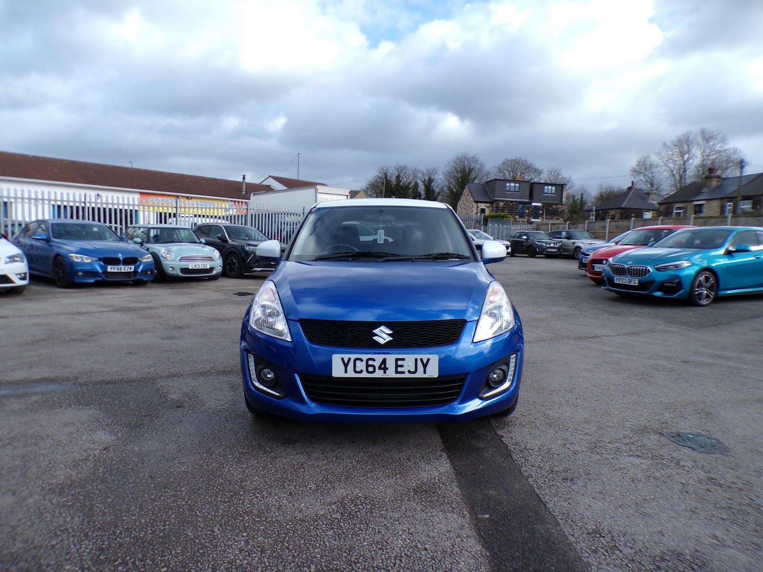 Used Suzuki Swift 2015 for sale - 77646873: Photo 2