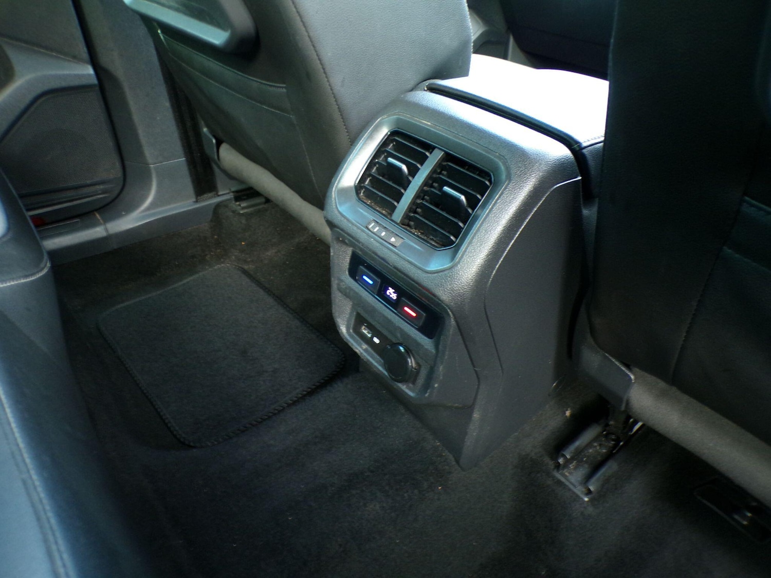 Used Volkswagen Tiguan 2020 for sale - 76689020: Photo 35