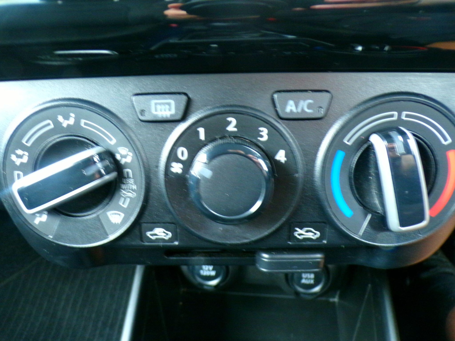 Used Suzuki Swift 2023 for sale - 76537800: Photo 29