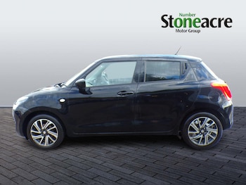 Used Suzuki Swift 2023 for sale - 76537800: Photo