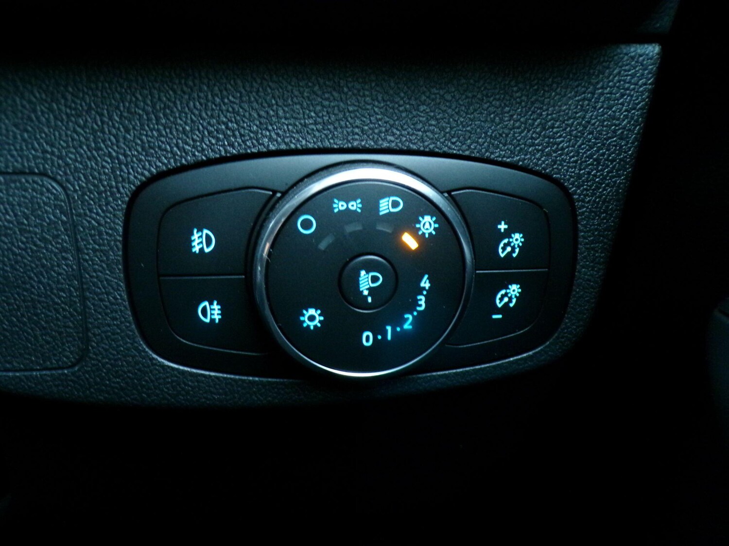 Used Ford Focus 2022 for sale - 76688532: Photo 16