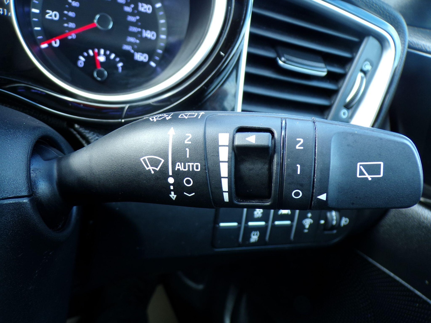 Used Kia XCeed 2023 for sale - 77645789: Photo 20