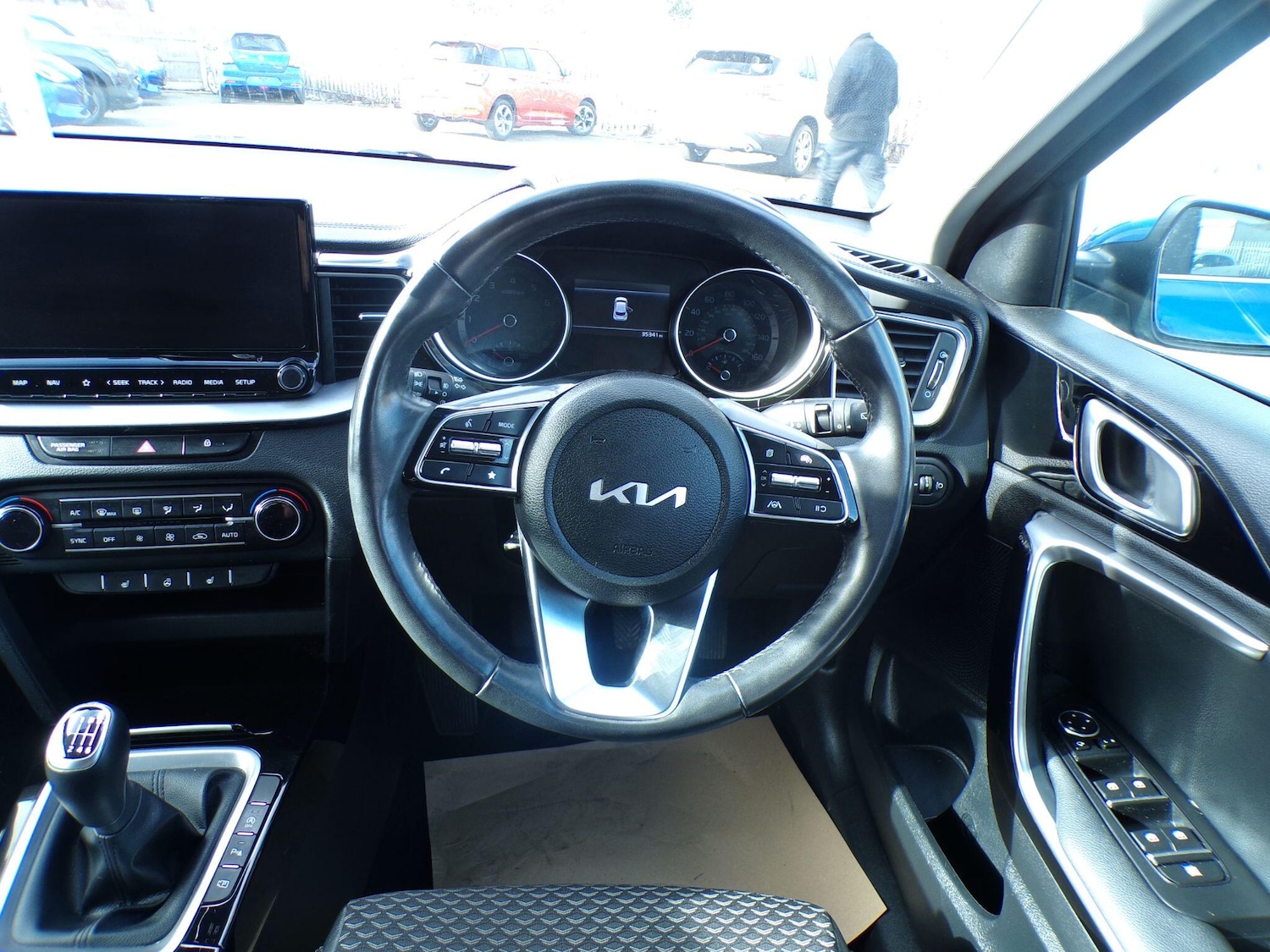 Used Kia XCeed 2023 for sale - 77645789: Photo 31