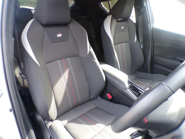 Used Toyota C-HR 2023 for sale - 76201135: Photo 11