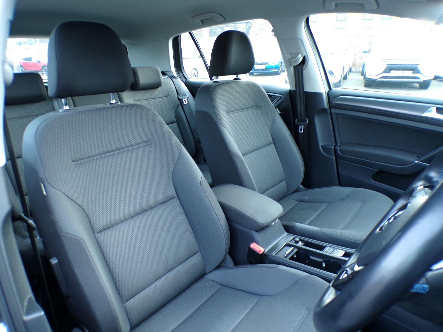 Used Volkswagen Golf 2018 for sale - 77144628: Photo 12