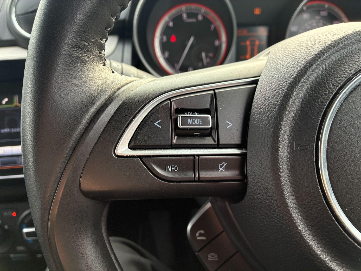 Used Suzuki Swift 2022 for sale - 78101066: Photo 13