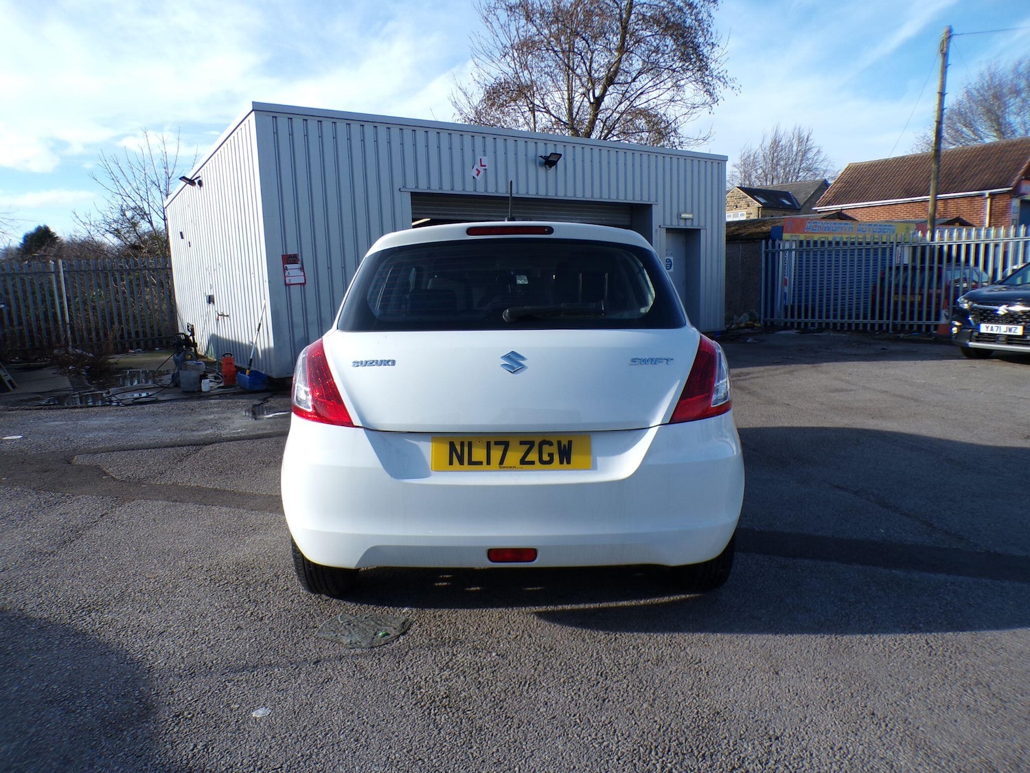 Used Suzuki Swift 2017 for sale - 77658094: Photo 6