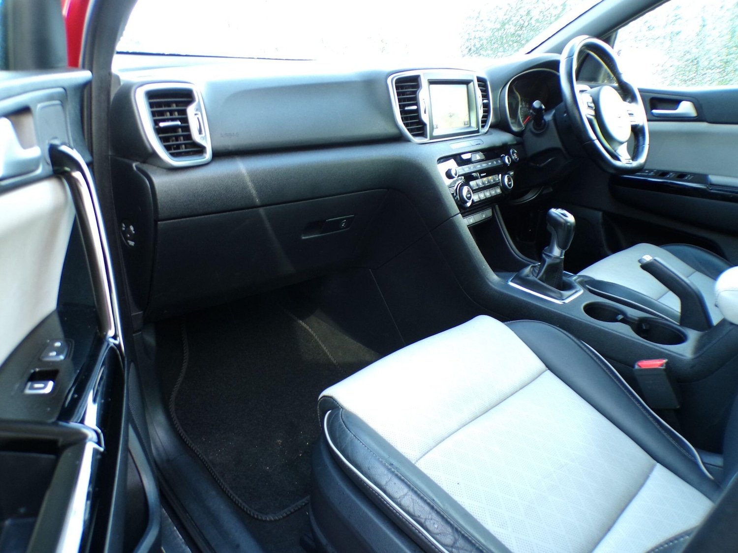 Used Kia Sportage 2016 for sale - 76689016: Photo 12