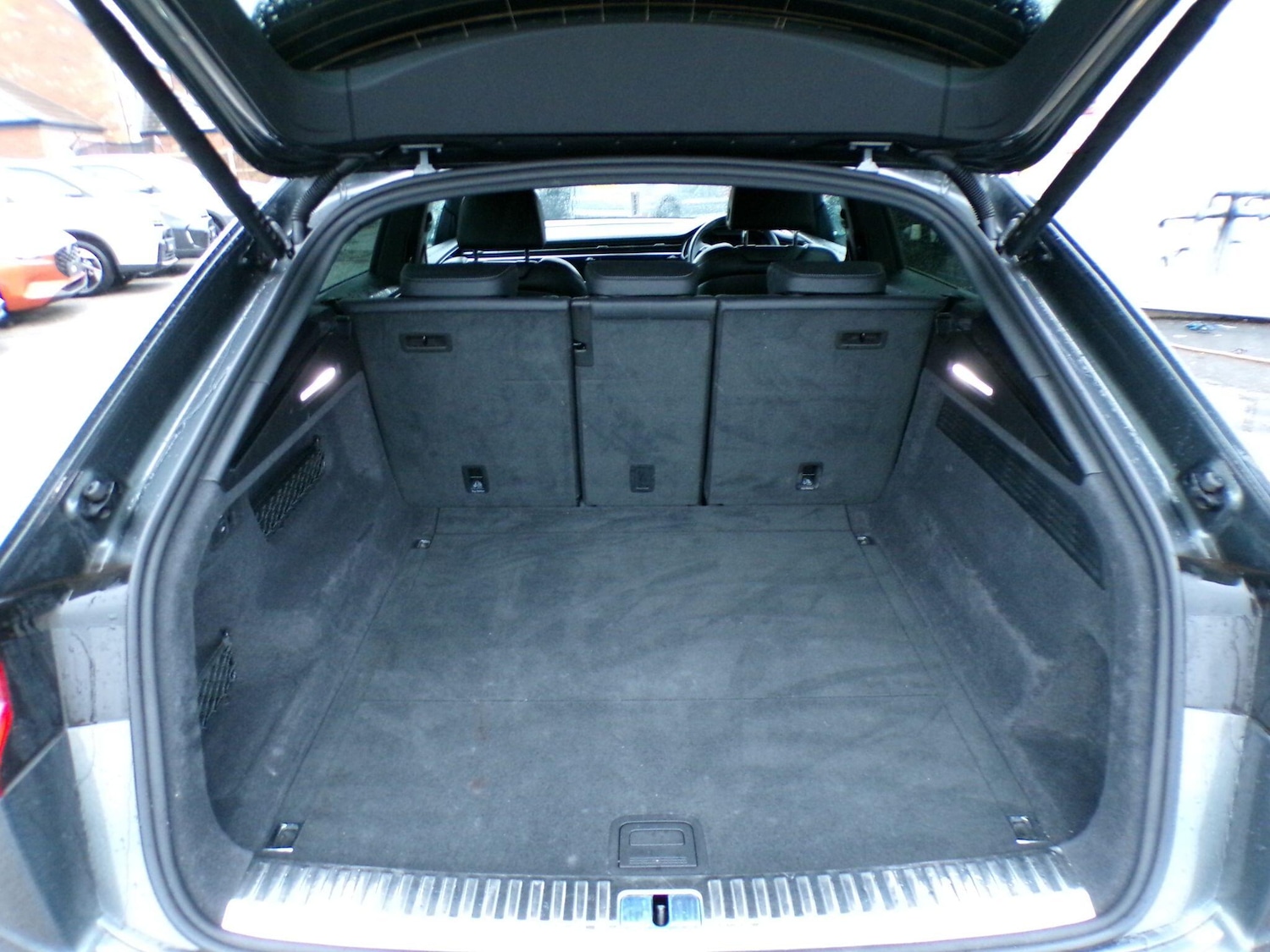 Used Audi Q8 2023 for sale - 76584111: Photo 33