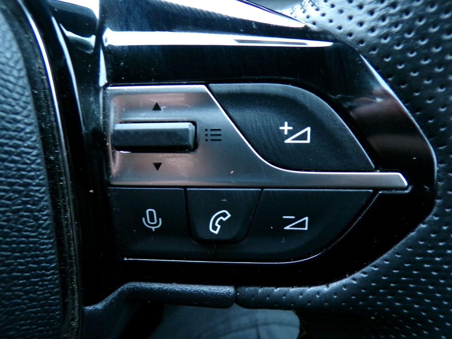 Used Peugeot 408 2023 for sale - 76824867: Photo 18