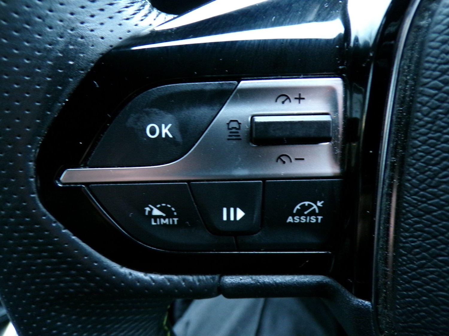 Used Peugeot 408 2023 for sale - 76824867: Photo 19