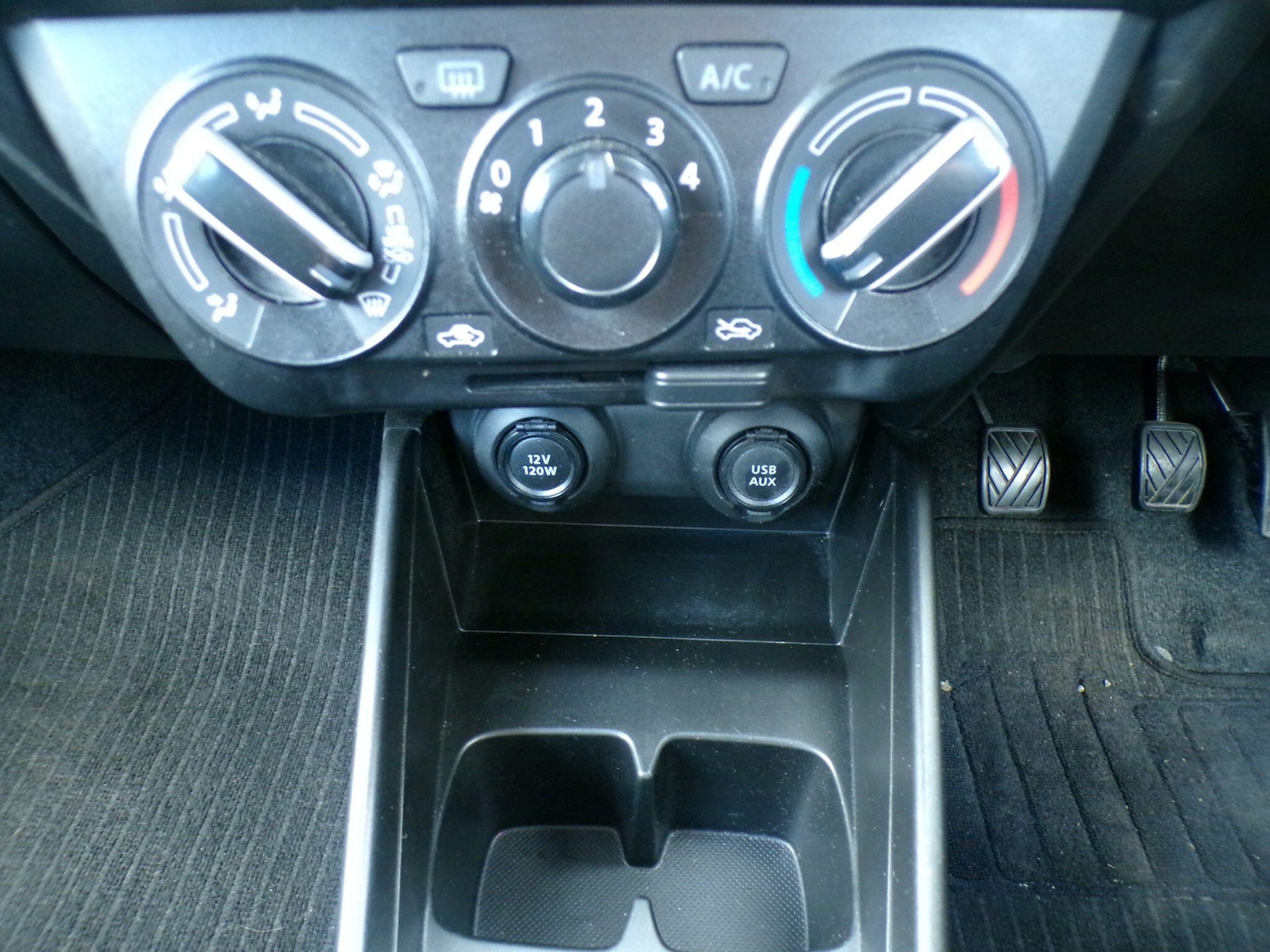 Used Suzuki Swift 2023 for sale - 76137922: Photo 9