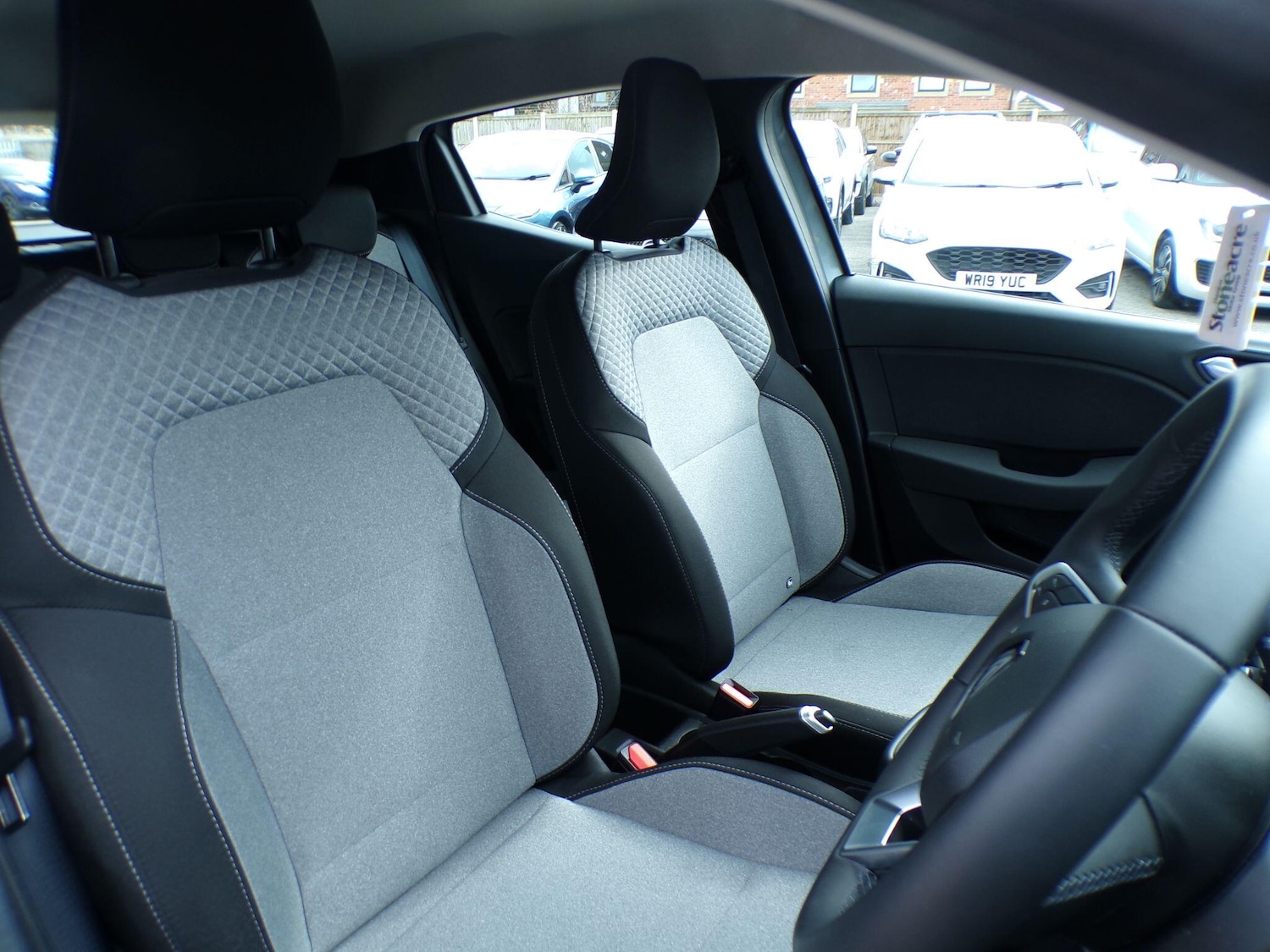 Used Renault Clio 2024 for sale - 77882521: Photo 12