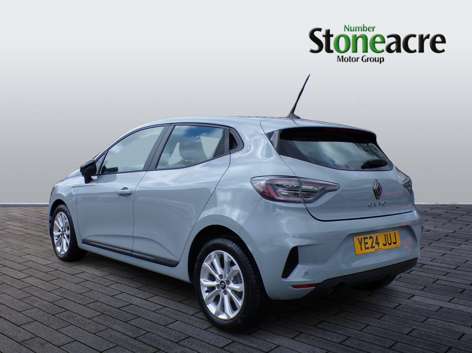 Used Renault Clio 2024 for sale - 77882521: Photo 4
